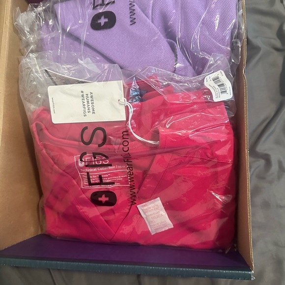 Figs Vibrant Pink Scrub Set - Picture 5 of 5